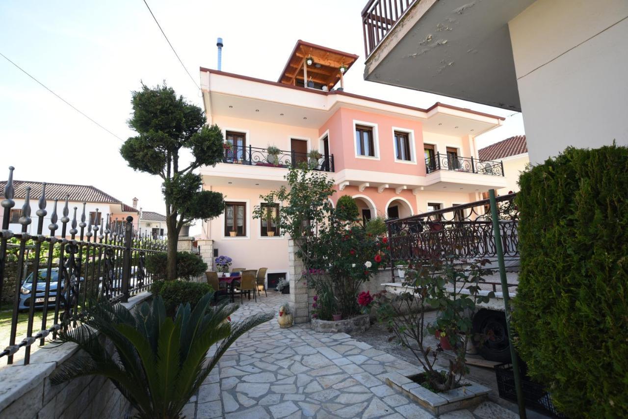 In The Castle - House Apartment Ioannina Exterior photo