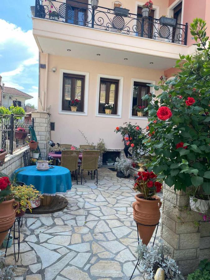 In The Castle - House Apartment Ioannina Exterior photo